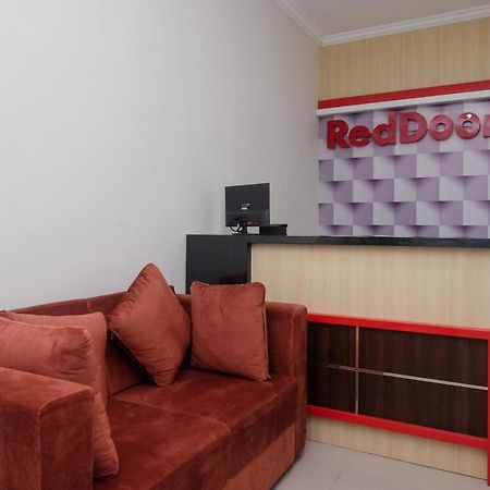 Reddoorz Near Kawasan Bandara Ahmad Yani Semarang 2 Hotel Екстериор снимка