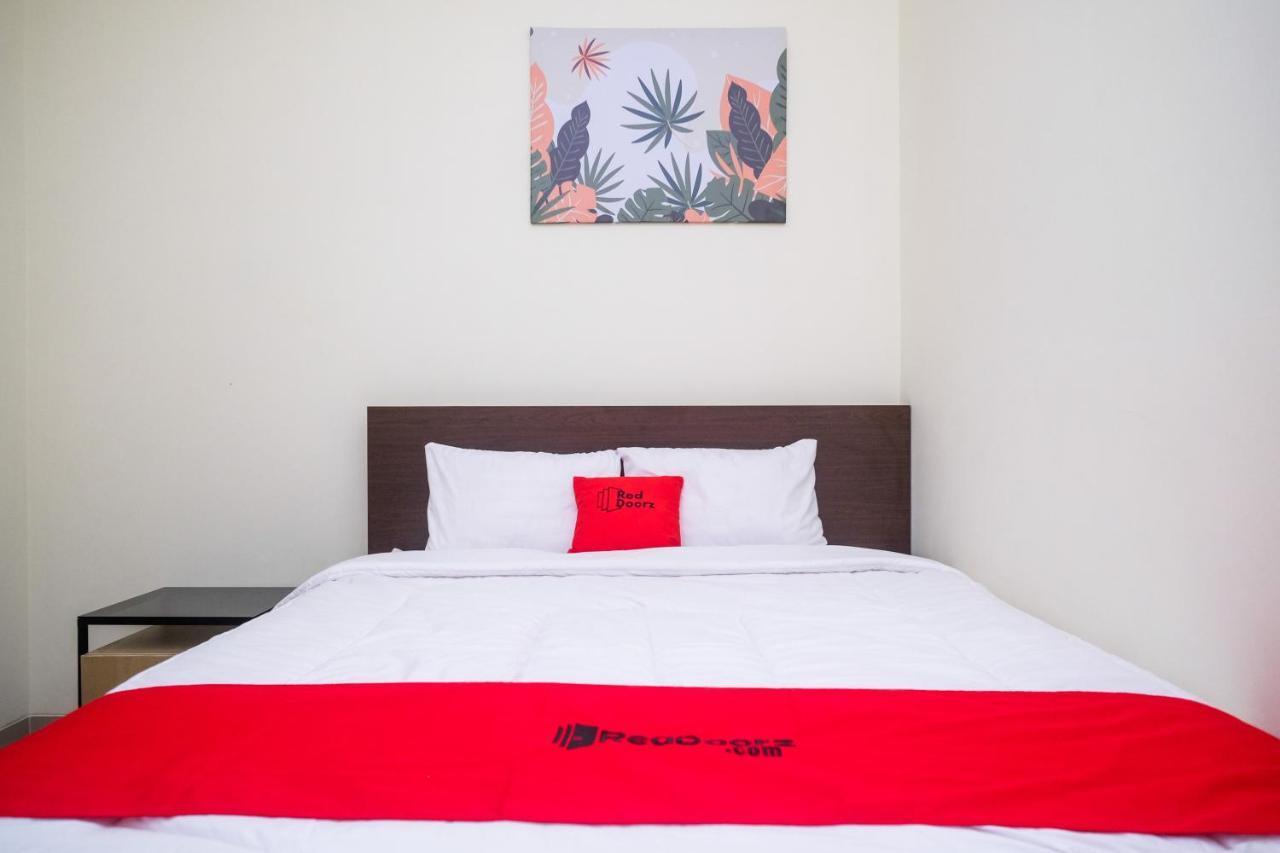 Reddoorz Near Kawasan Bandara Ahmad Yani Semarang 2 Hotel Екстериор снимка