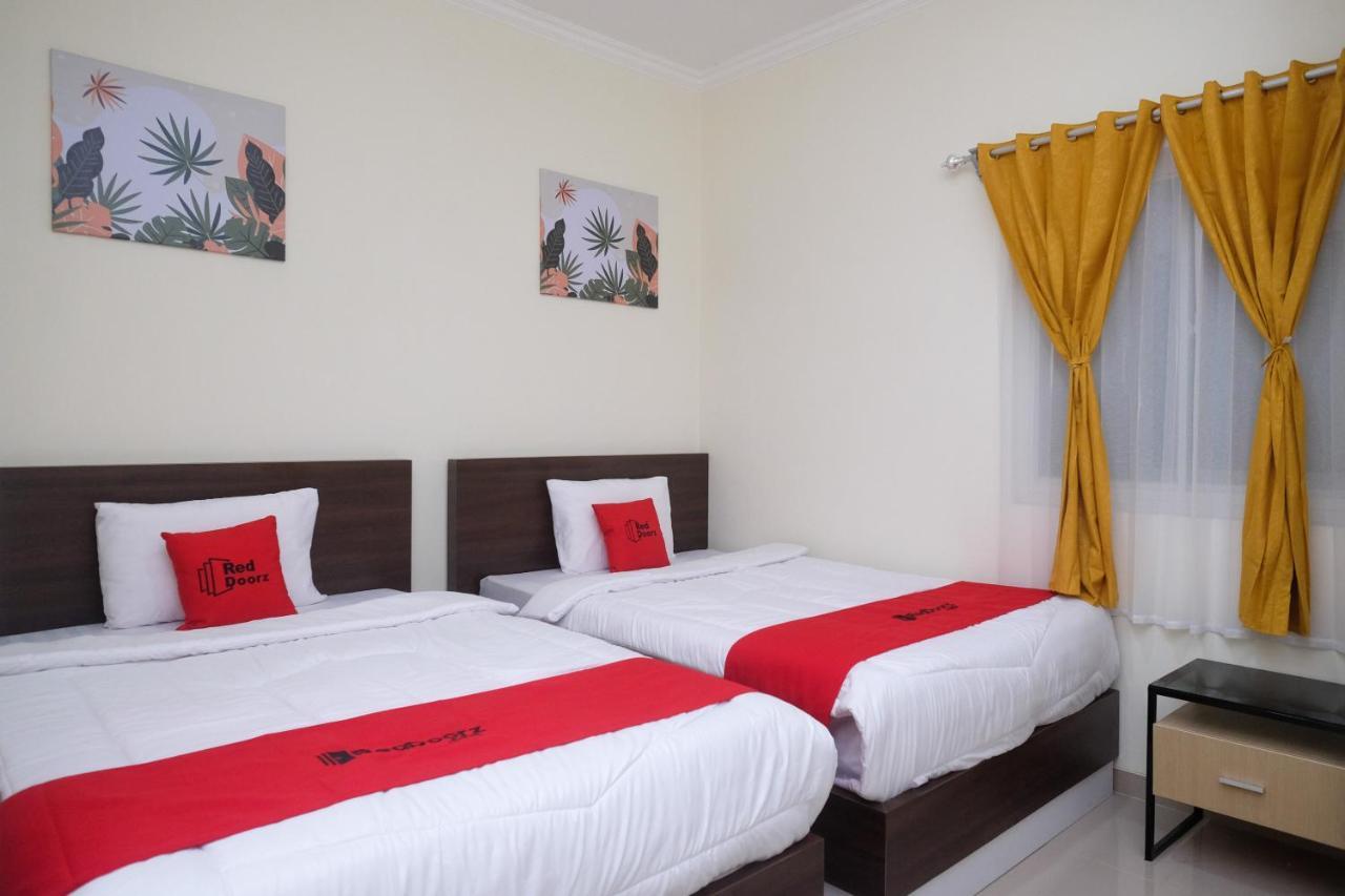 Reddoorz Near Kawasan Bandara Ahmad Yani Semarang 2 Hotel Екстериор снимка