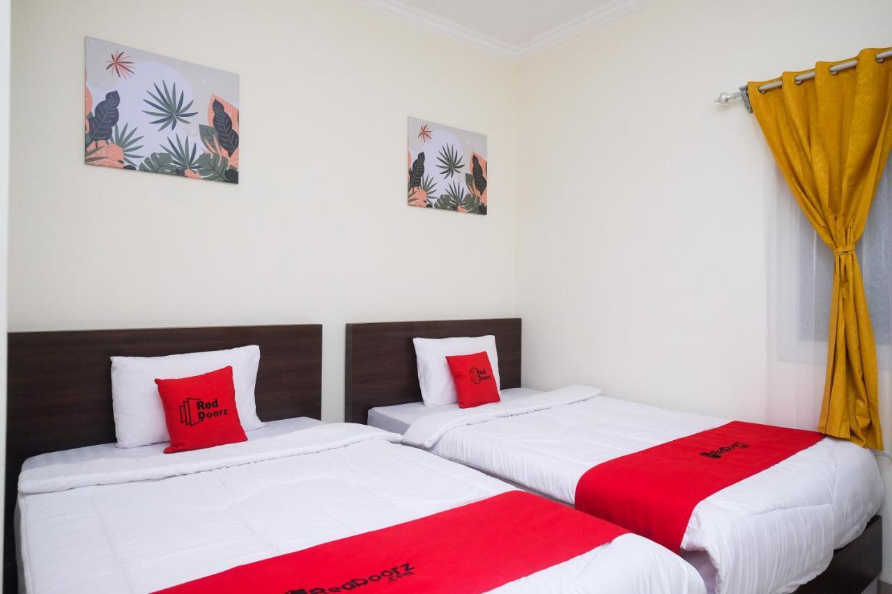 Reddoorz Near Kawasan Bandara Ahmad Yani Semarang 2 Hotel Екстериор снимка